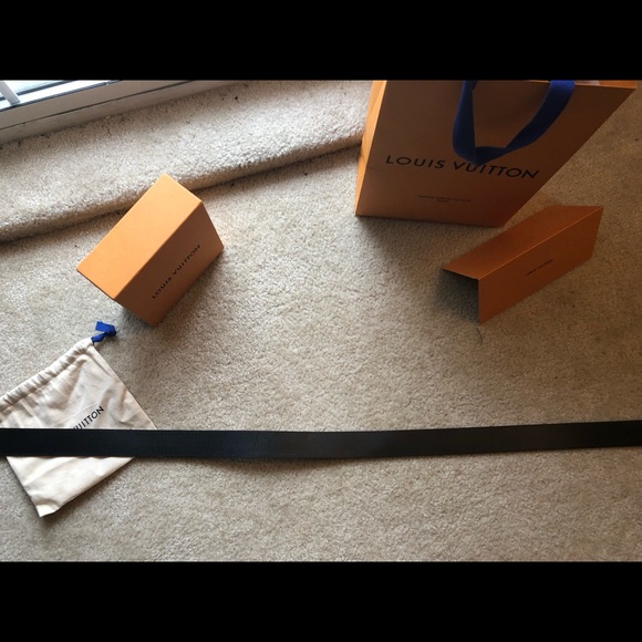 Size 36-38 Louis Vuitton Belt, no trades please - Picture 4 of 6